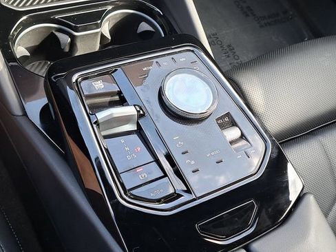 Used 2025 BMW 530i image 31