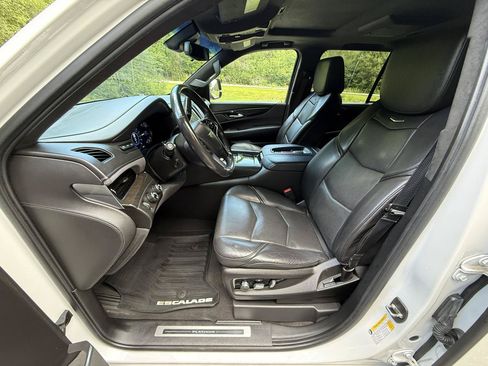 Used 2019 Cadillac Escalade Platinum AWD/4WD image 18