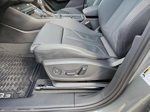 New 2025 Audi Q3 2.0T Premium w/ Convenience Package image 4