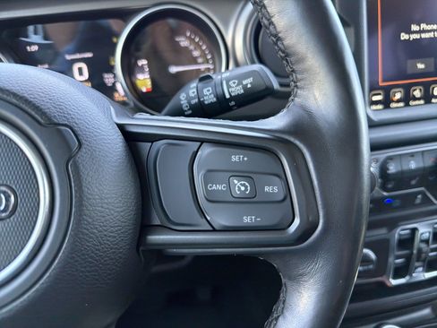 Certified 2023 Jeep Wrangler Unlimited w/ Cold Weather Group AWD/4WD image 31