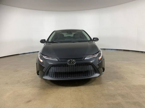 Used 2022 Toyota Corolla LE FWD image 3