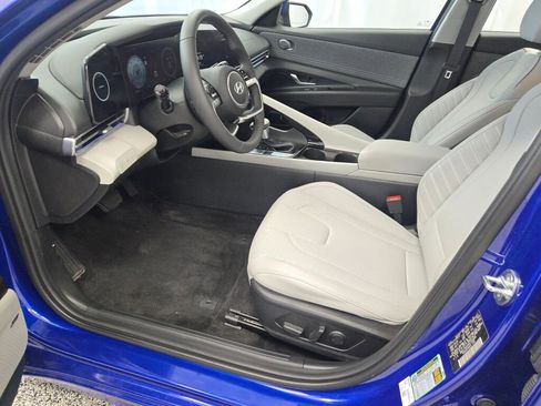 Used 2024 Hyundai Elantra Limited image 23