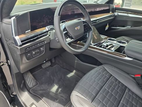 New 2026 Cadillac Escalade ESV Platinum Luxury AWD/4WD image 22
