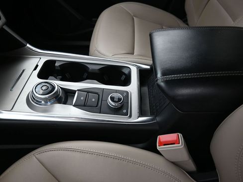 Certified 2022 Ford Explorer XLT w/ Equipment Group 202A image 20