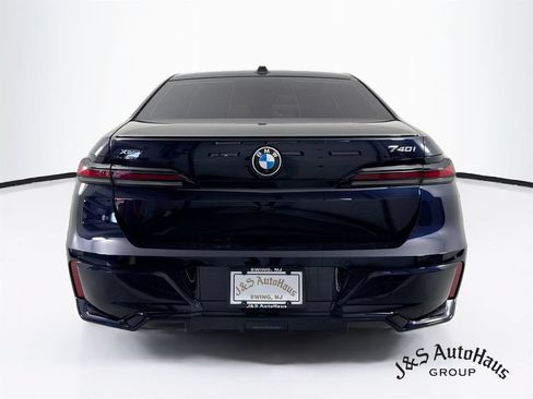 Used 2024 BMW 740i xDrive AWD/4WD image 6