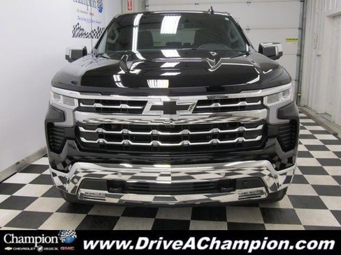 Used 2025 Chevrolet Silverado 1500 LTZ image 2