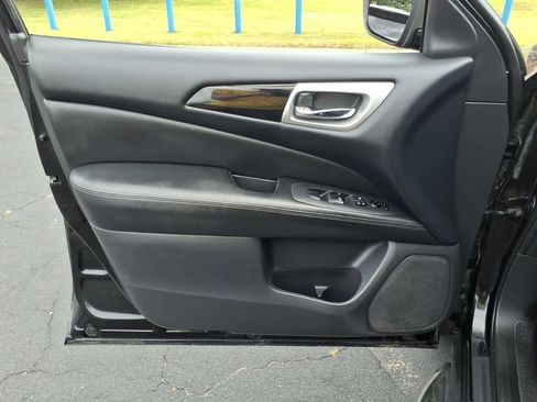 Used 2018 Nissan Pathfinder SV FWD image 9