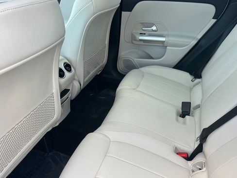 Certified 2025 Mercedes-Benz GLA 250 4MATIC image 11