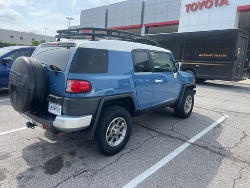 Used 2011 Toyota FJ Cruiser 4WD w/ Convenience Pkg image 9