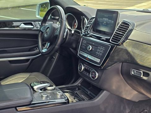 Used 2017 Mercedes-Benz GLS 550 4MATIC image 20