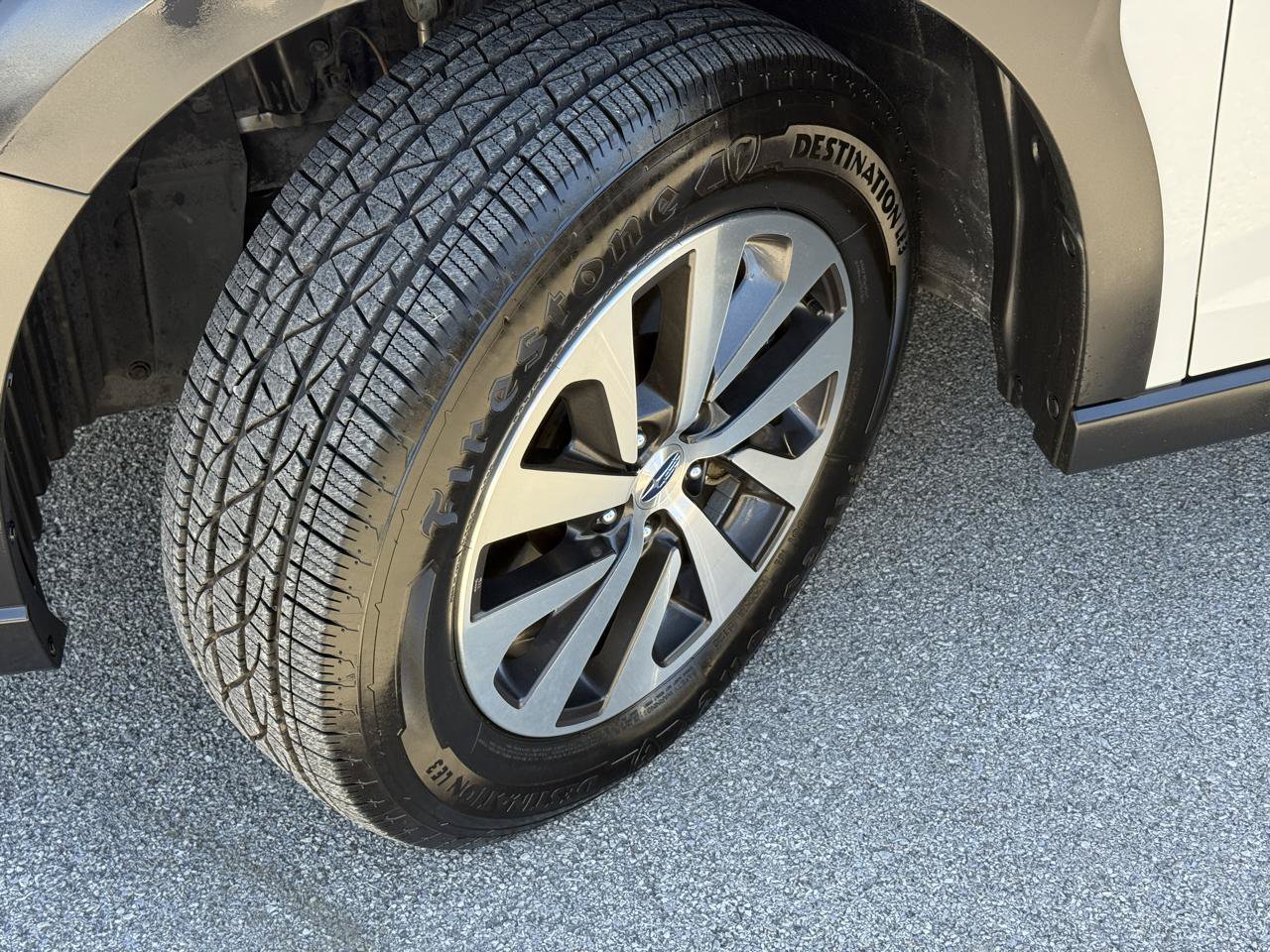 Used 2025 Subaru Outback Premium AWD/4WD image 8