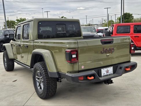 New 2026 Jeep Gladiator Mojave image 3