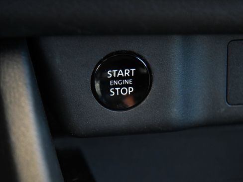 Used 2024 Nissan Rogue S FWD image 26