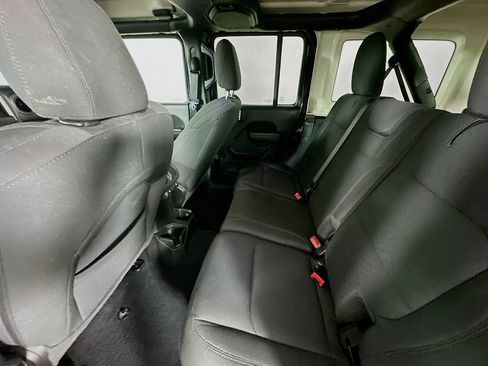 Used 2023 Jeep Wrangler Unlimited Sport AWD/4WD image 28