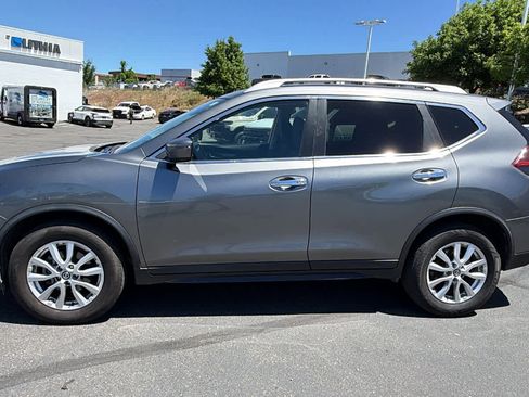 Used 2020 Nissan Rogue SV FWD image 8
