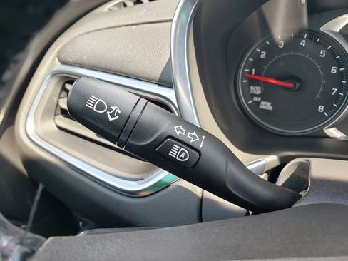 Used 2022 Chevrolet Equinox LT w/ Driver Convenience Package image 19