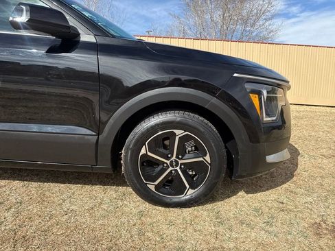 Used 2023 Kia Niro EX FWD image 22
