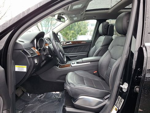 Used 2014 Mercedes-Benz GL 550 4MATIC image 13