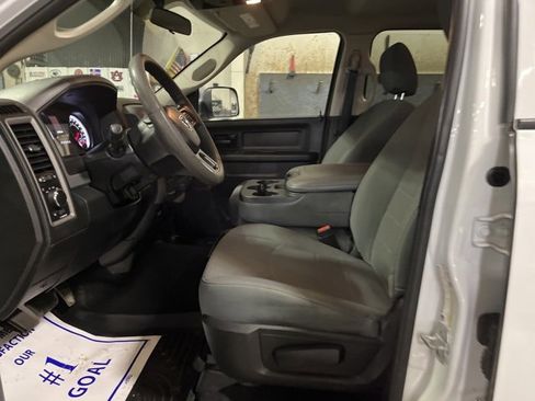 Used 2018 RAM 2500 Tradesman w/ Chrome Appearance Group image 13