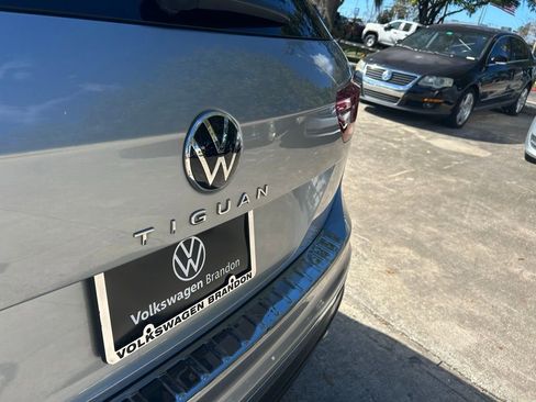 Used 2022 Volkswagen Tiguan SE image 31