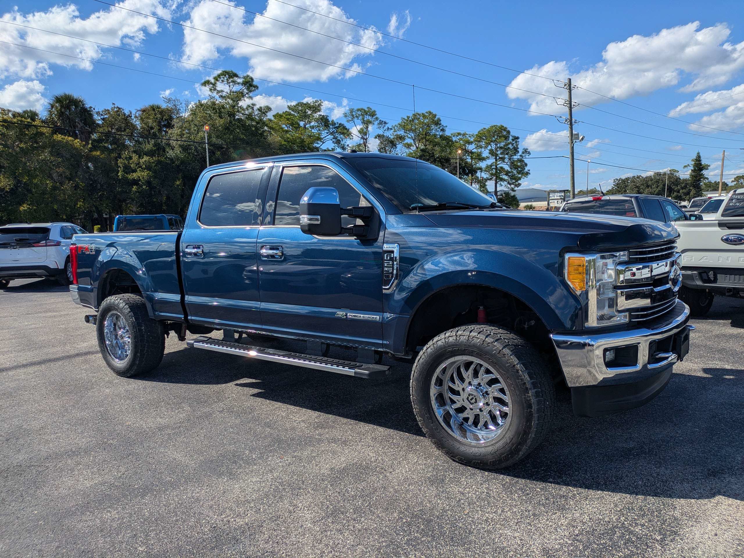 Used 2017 Ford F250 4x4 Crew Cab Super Duty image 2
