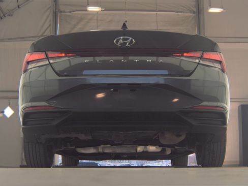 Used 2021 Hyundai Elantra SEL w/ Convenience Package image 11