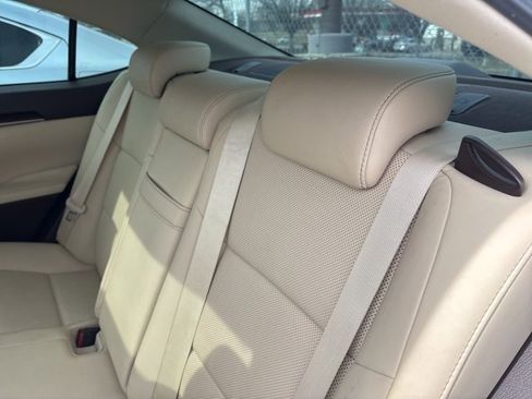 Used 2018 Lexus ES 350 w/ Navigation System Package image 8