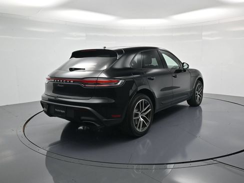 Certified 2026 Porsche Macan AWD/4WD image 30