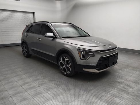 Used 2023 Kia Niro EX Touring FWD image 11