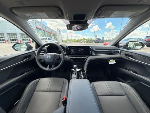 Used 2026 Toyota Camry XLE FWD image 15