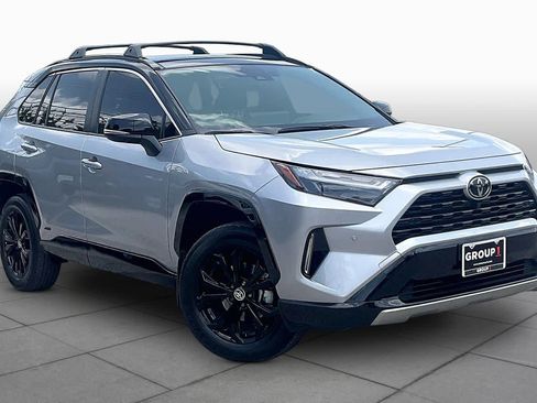 Used 2025 Toyota RAV4 XSE w/ Advanced Technology Package AWD/4WD image 3