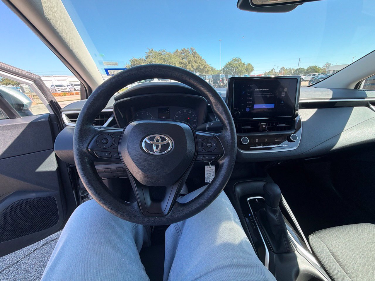 Used 2025 Toyota Corolla LE FWD image 11