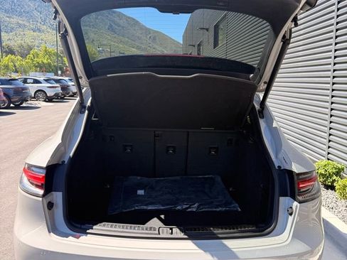 Certified 2024 Porsche Macan S AWD/4WD image 14
