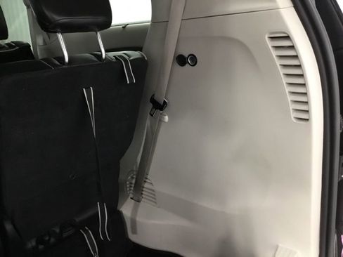 Used 2023 Chrysler Pacifica Limited image 17