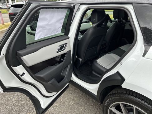 New 2026 Land Rover Range Rover Velar Dynamic SE image 15