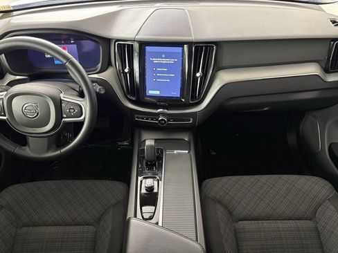 Used 2023 Volvo XC60 B5 Core image 33