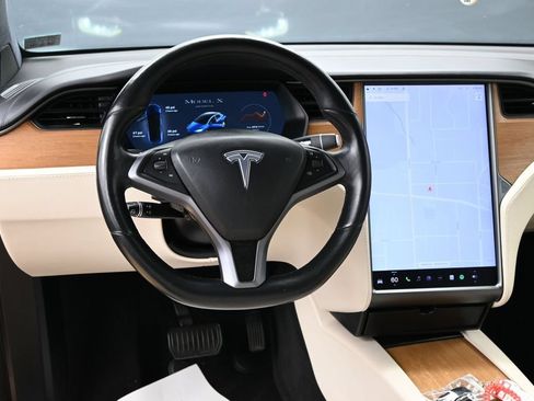 Used 2020 Tesla Model X Long Range AWD/4WD image 24