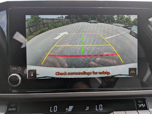 Used 2025 Toyota Camry SE FWD image 17