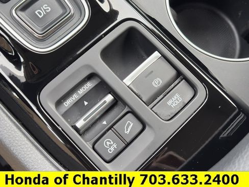 Certified 2024 Honda Pilot Touring image 18