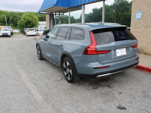 Used 2024 Volvo V60 B5 Cross Country Plus AWD/4WD image 4