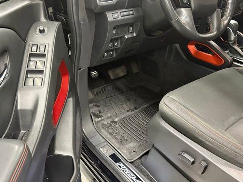 Used 2023 Nissan Frontier PRO-4X w/ Pro Convenience Package AWD/4WD image 11