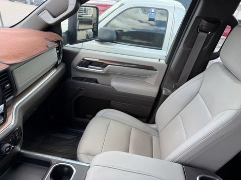 Used 2025 Chevrolet Silverado 2500 LT AWD/4WD image 16