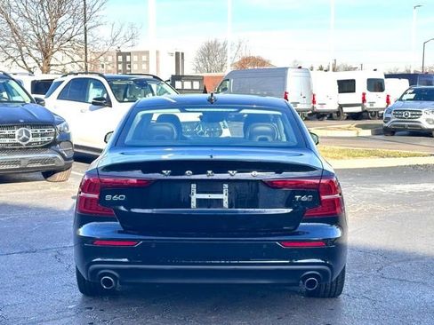 Used 2021 Volvo S60 T6 Momentum w/ Advanced Package image 6