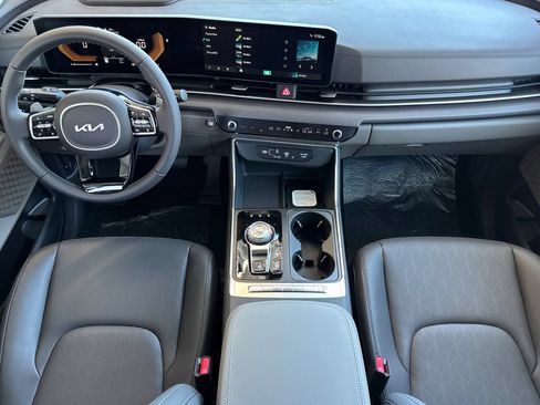 New 2026 Kia Carnival EX FWD image 13