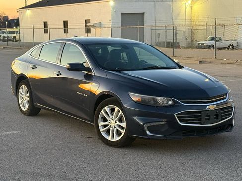 Used 2016 Chevrolet Malibu LT FWD image 2