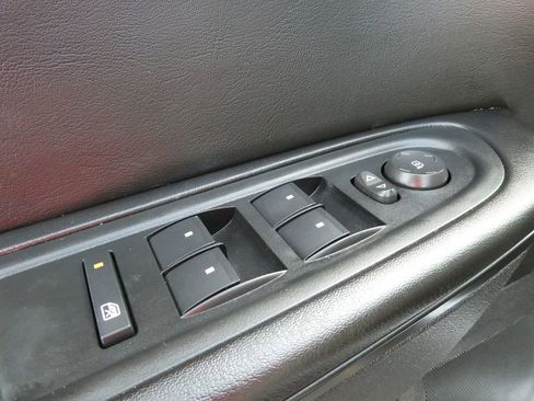 Used 2017 Chevrolet Traverse LT w/ Style and Technology Package FWD image 24