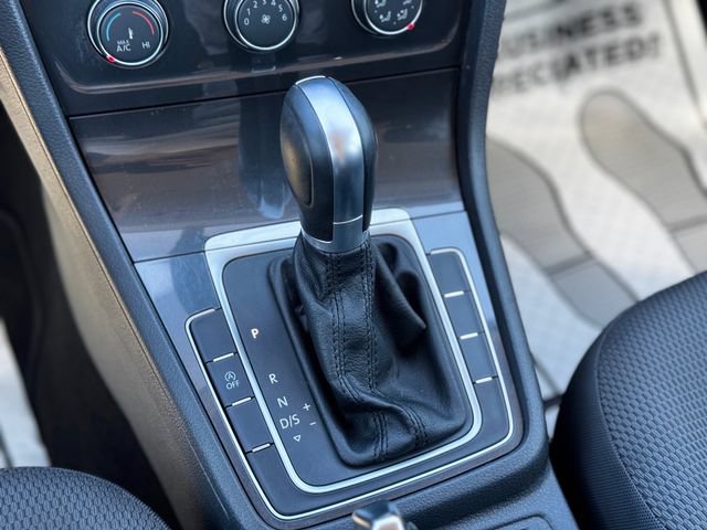 Used 2019 Volkswagen Golf S FWD image 31