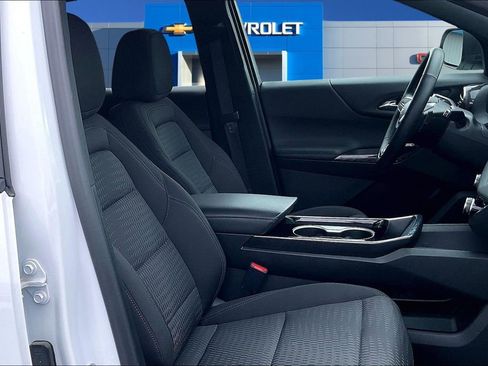 Used 2025 Chevrolet Equinox LT image 28