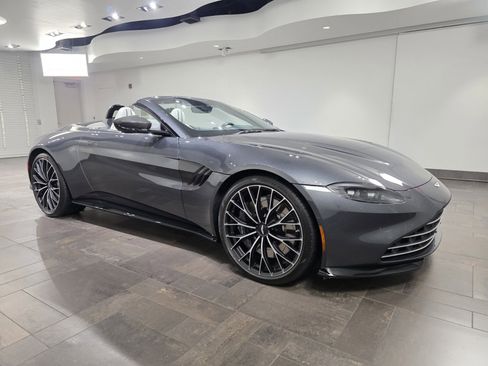 Used 2023 Aston Martin V8 Vantage Roadster image 1