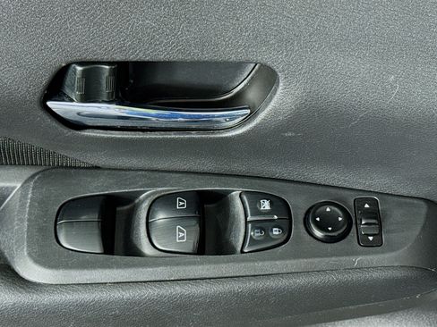 Used 2021 Nissan Kicks SV FWD image 40